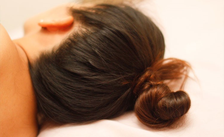 خوابیدن با موهای بسته را فراموش کنید