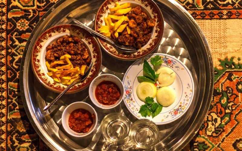 رستوران های سنتی قشم؛ تجربه ای فراموش نشدنی از غذا خوردن در جزیره قشم