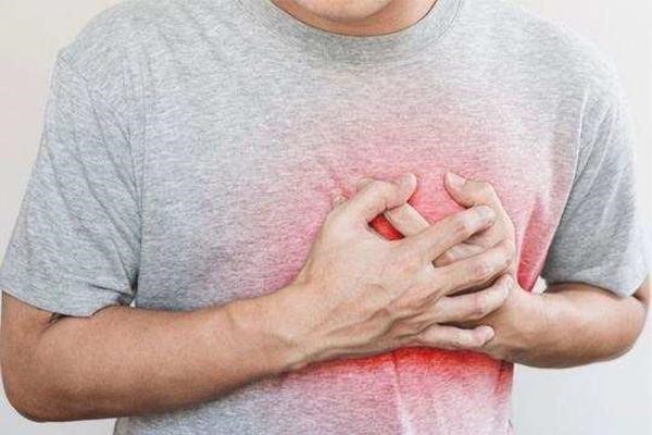 ۵ علت درد قفسه سینه سمت چپ که نمی دانید!