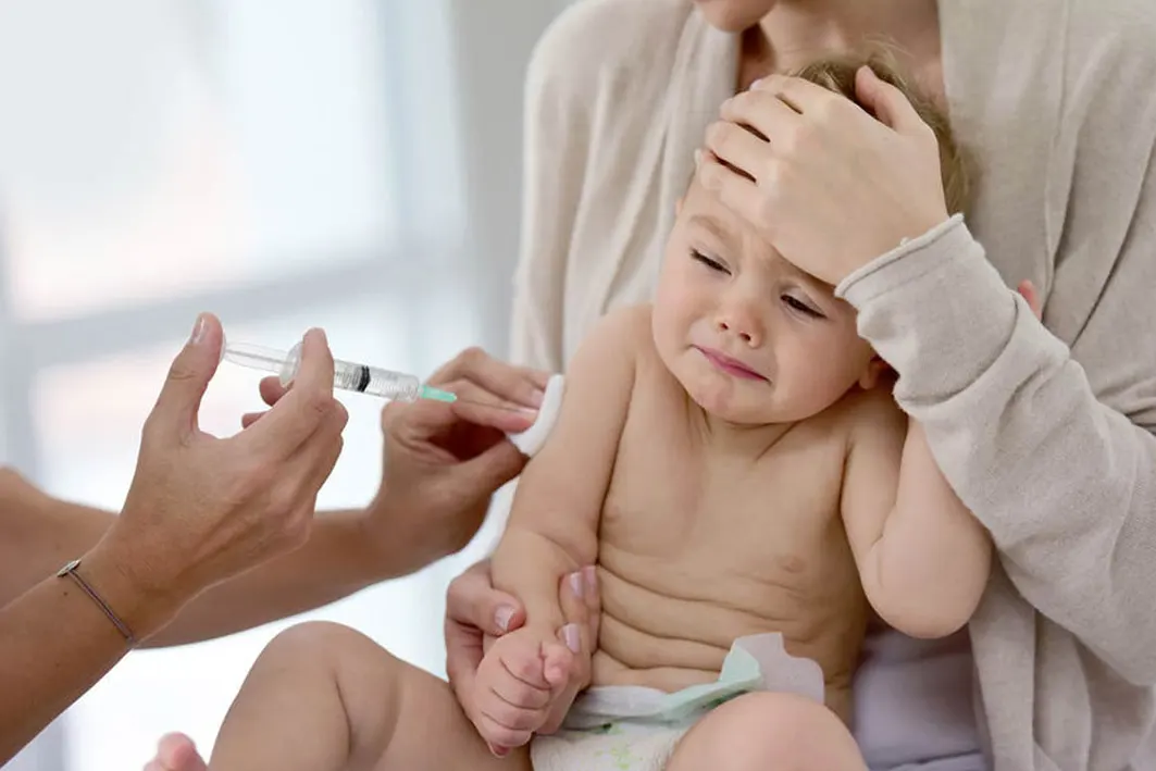 تفاوت‌های واکسیناسیون نوزاد در ایران و دیگر کشورها: هر آنچه باید بدانید