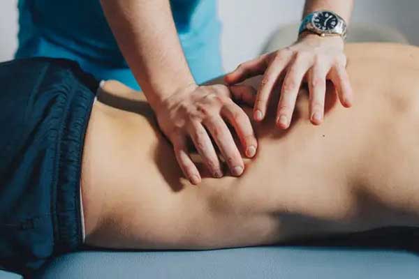 هرآنچه باید از فواید ماساژ برای کمر درد بدانید