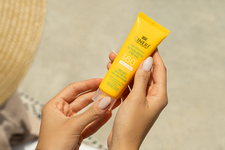 کرم ضد آفتاب سینره بدون رنگ