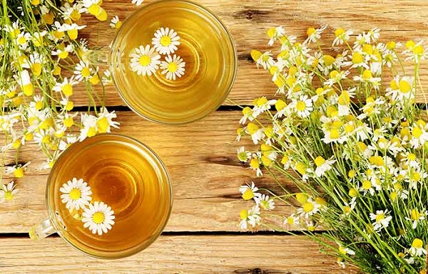  چای بابونه برای درمان درماتیت سبوره