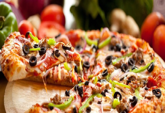 چطور "پیتزا مرغ و قارچ" رستورانی درست کنم؟ برای 6 نفر