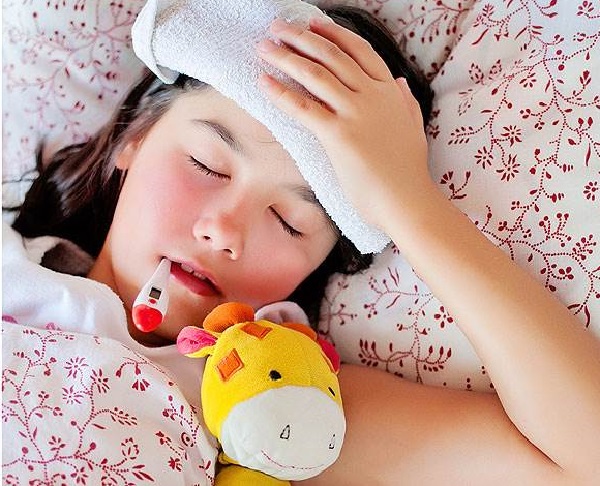 تب کودک + کاهش و درمان تب کودکان + تشنج و علائم آن