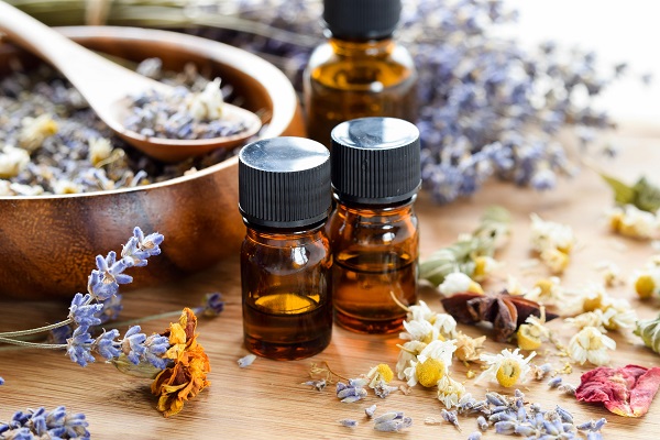 روغن های اسانسی برای درمان درماتیت سبوره