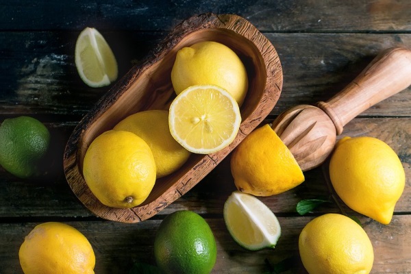 آب لیمو برای درمان مولوسکوم موثر است