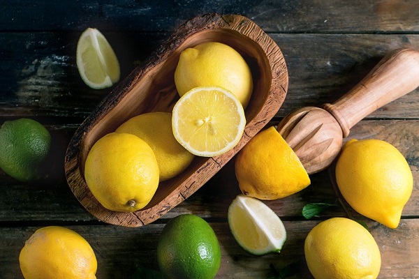 آب لیمو برای رفع میلیا