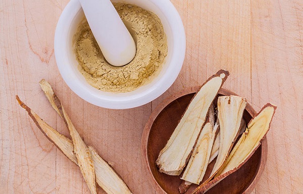 شیرین بیان برای درمان تب خال