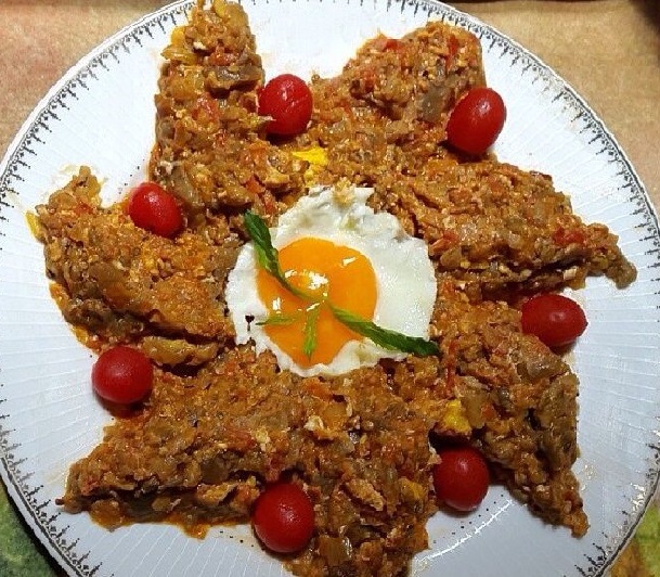 چطور "میرزا قاسمی" خوشمزه شمالی درست کنم؟برای 6 الی 8 نفر