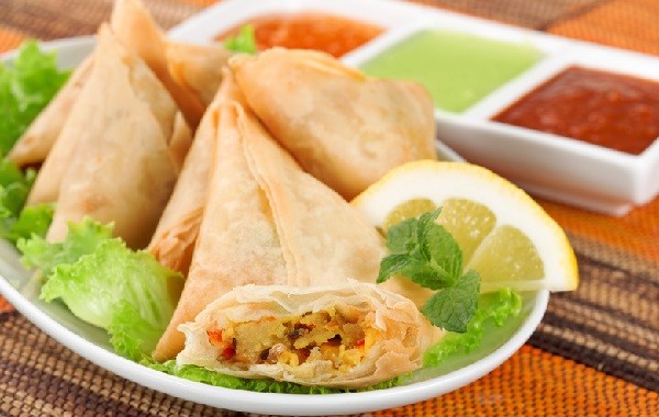 تهیه سمبوسه قارچ و سوسیس,نحوه پخت سمبوسه قارچ و سوسیس,سمبوسه