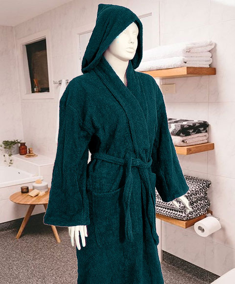 حوله تن پوش و پالتویی رنگ سبز 