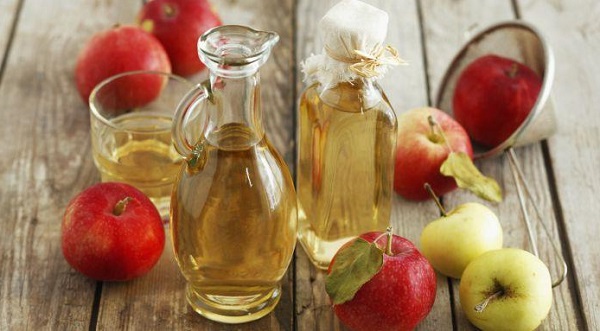 سرکه سیب طبیعی برای درمان درماتیت سبوره
