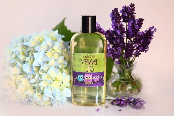 روغن بچه برای جلوگیری از ترک های پوستی