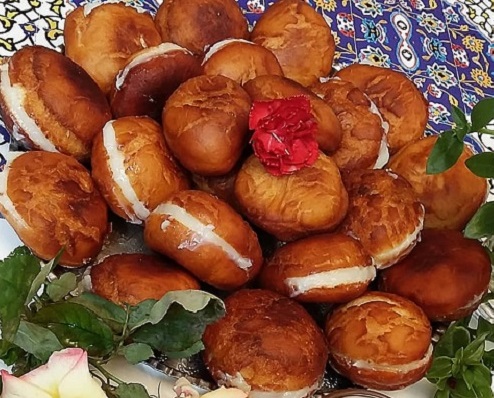 طرز تهیه پیراشکی کرم دار خانگی+طرز تهیه کِرِم پیراشکی