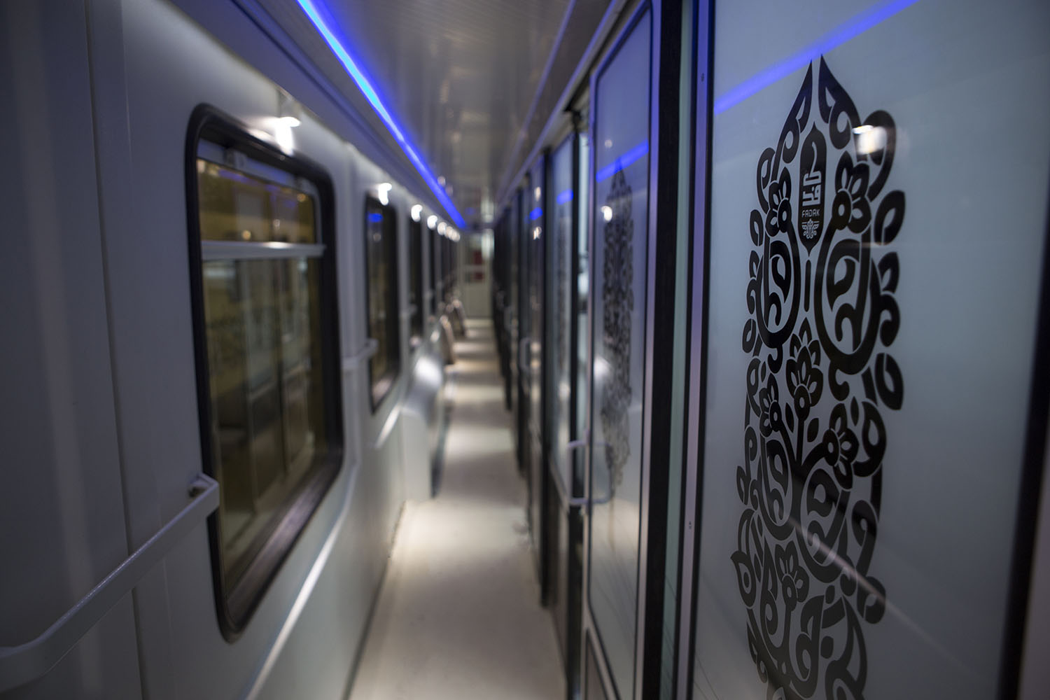 نتیجه تصویری برای راهرو قطار