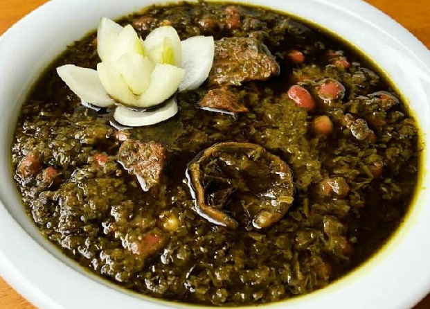 چطور "قورمه سبزی" جا افتاده گیلانی درست کنم؟ برای 8 الی 10 نفر