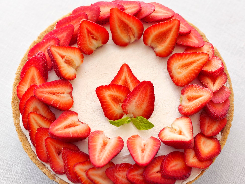 دستور پخت چیزکیک توت فرنگی-چیز کیک توت فرنگی با پایه بیسکویت بتی پور