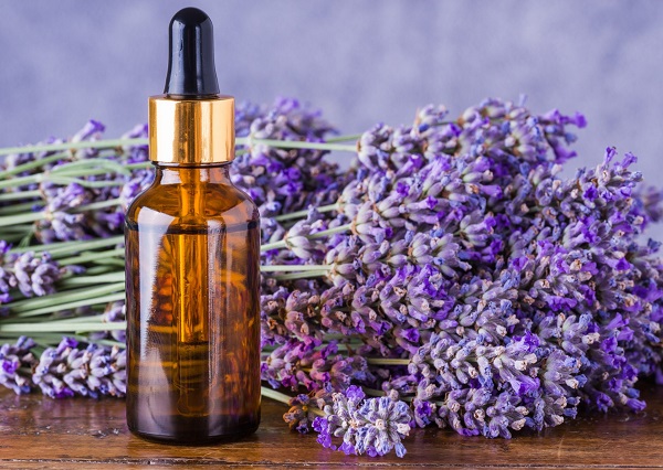 روغن اسطوخودوس برای درمان پای ورزشکار