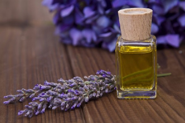 تاثیر روغن اسطوخودوس در درمان گوشت اضافه