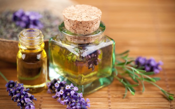 درمان آفت دهان با روغن اسطوخودوس