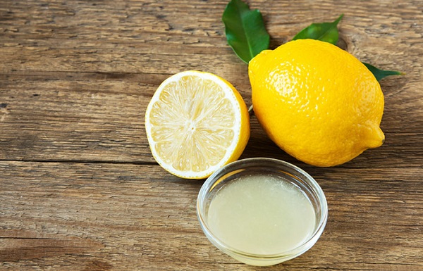  آب لیموی تازه برای درمان درماتیت سبوره