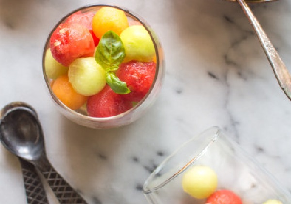 آموزش طرز تهیه کوکتل طالبی و هندوانه + خواص