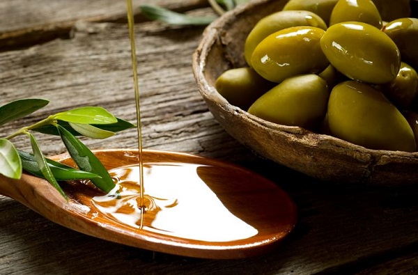 روغن زیتون برای رفع کک و مک