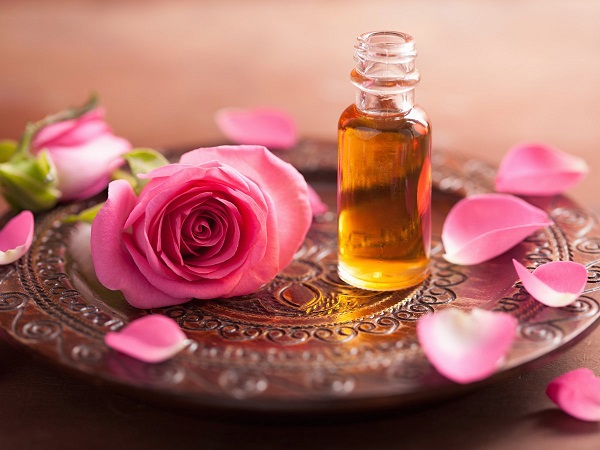 روغن گل سرخ به تعادل هورمون ها کمک می کند