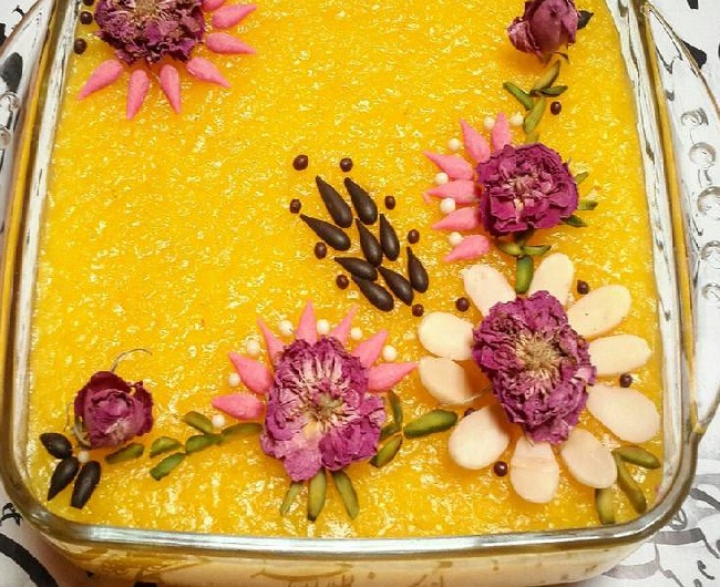 تزیین شله زرد,تزیین شله زرد با گل محمدی,تزیین شله زرد با دارچین 2