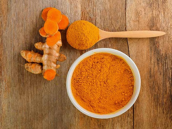 زردچوبه برای درمان پای ورزشکار