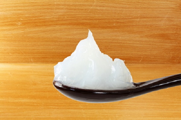 وازلین و لیمو برای رفع ترک پا