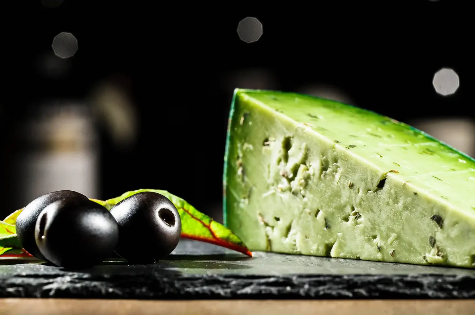 پنیر پستو چیست؟ معرفی کامل و کاربردهای آن 